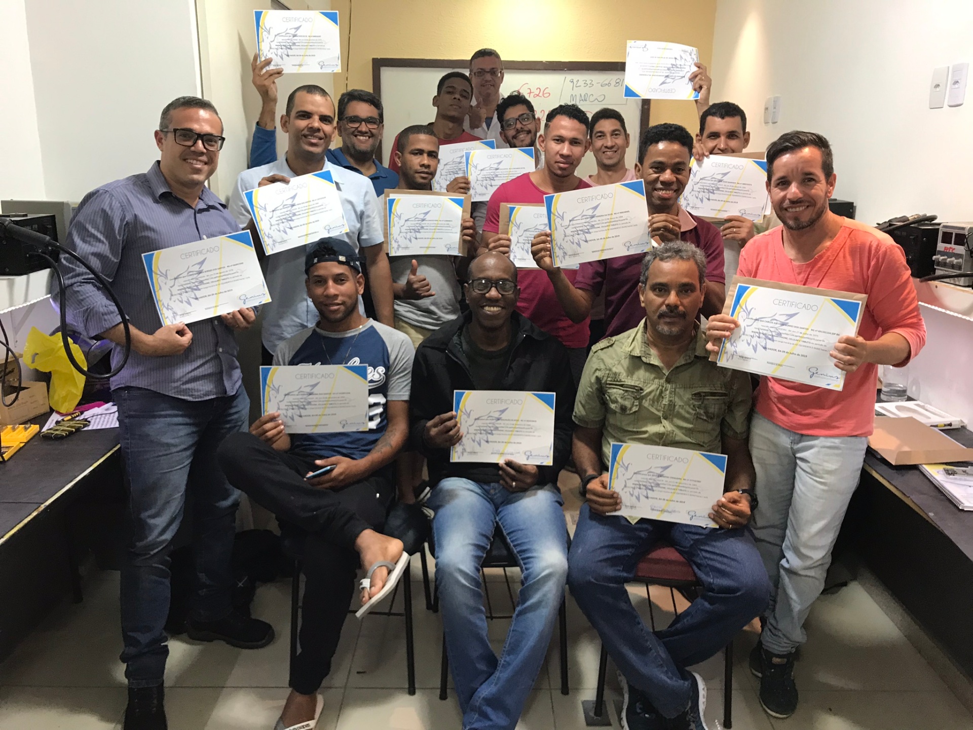 Formatura de turma do curso de celular presencial na Rede Genius Salvador